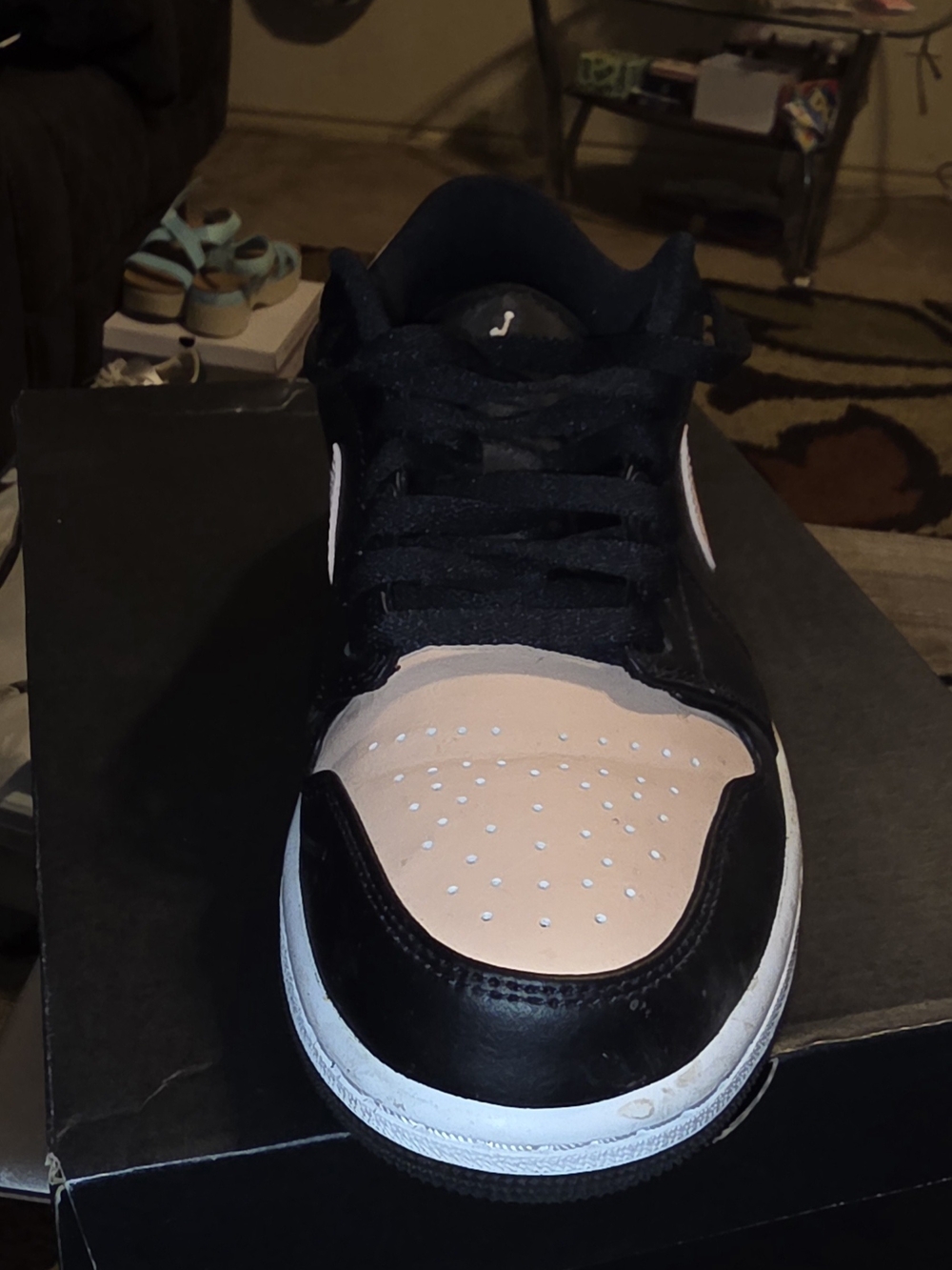 Nike Men’s Black and Pink Low-Top Sneakers